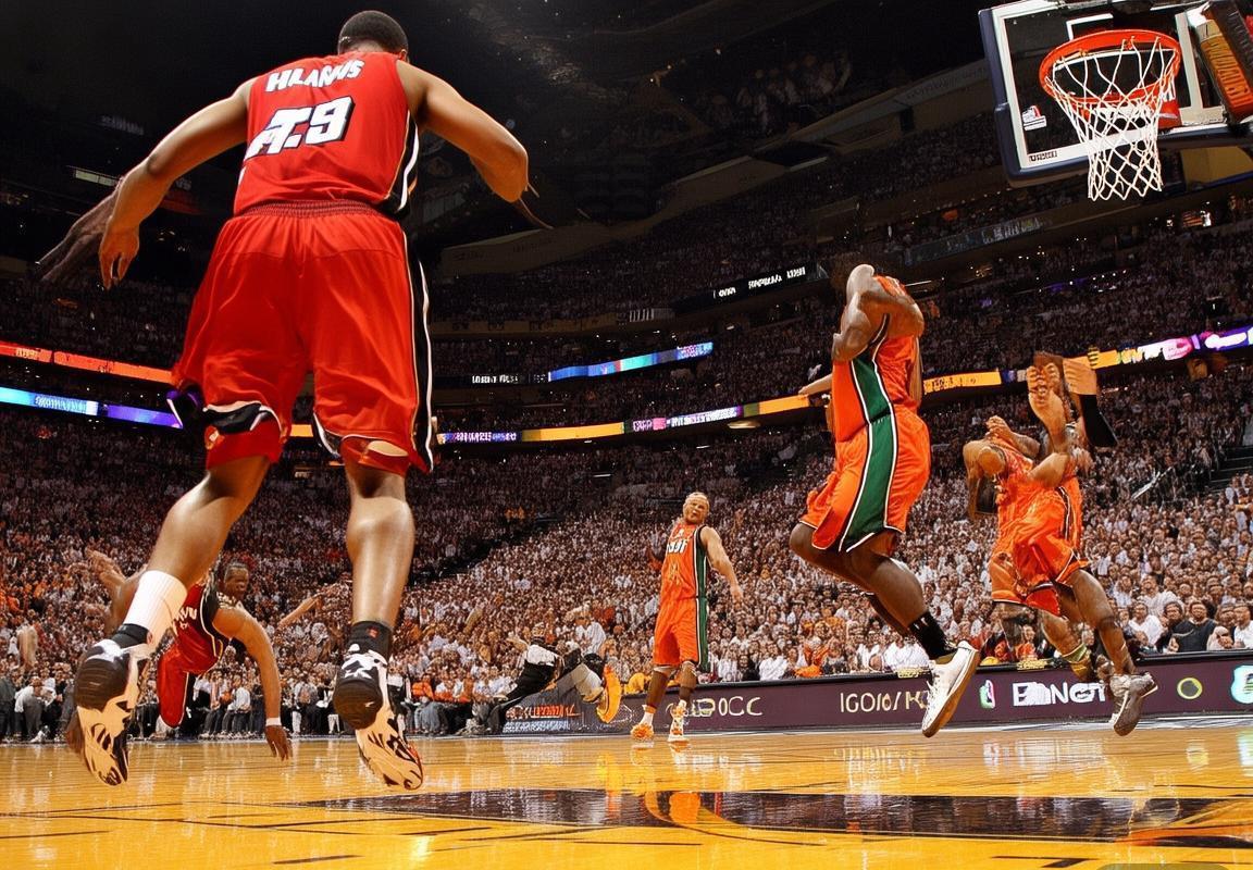 2012年NBA热火太阳巅峰对决：三巨头激战火花四溅